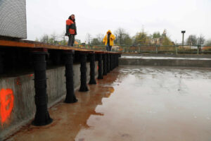 Buzon Pedestals in Industrial Plant with Walkways and Grating Panels