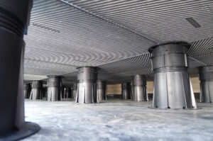 Buzon PB Series Pedestals with Industrial Grating