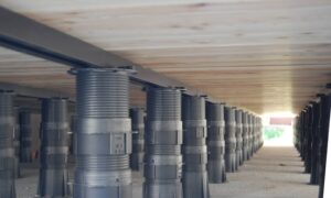 PB Series Pedestals with U-BRS Aluminum Joists and Wood Decking