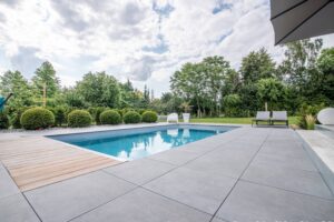 Pool Surround Terrace with Buzon PB Series Pedestals