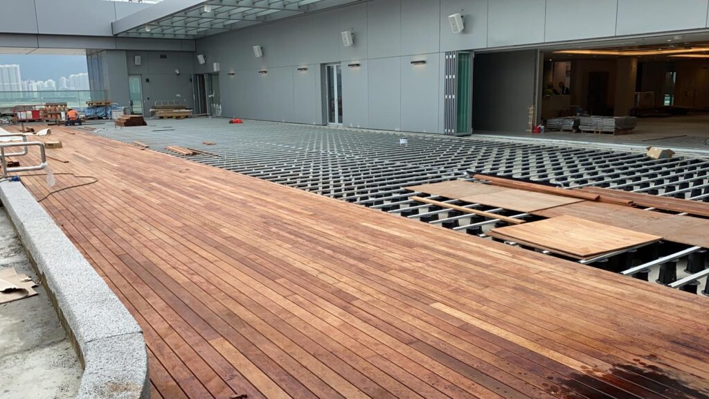 Wood Board Decking Over Aluminium Joists on Buzon Pedestal Deck System