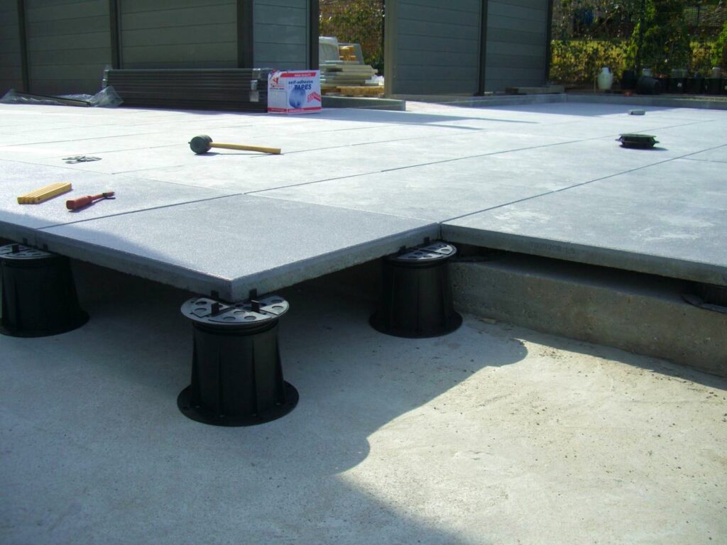 Large Concrete Paver Slabs Over Buzon Adjustable Screwjack PB-Series Pedestals