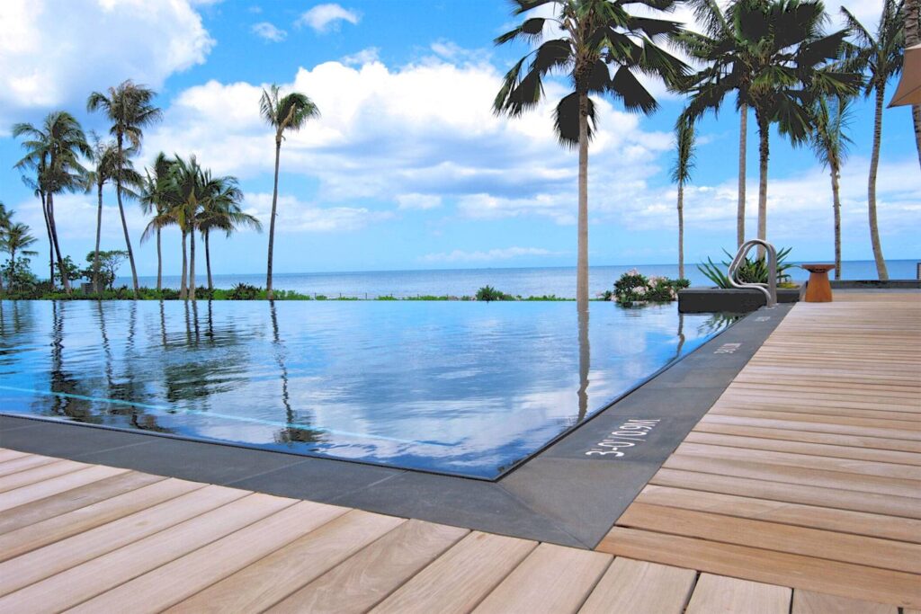 Ipe Decking Over Buzon Pedestals at Resort Infinity Pool Deck Surround