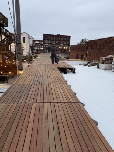 Large Ipe Pavers Have Less Seams and are Well-Suited to a Large Space