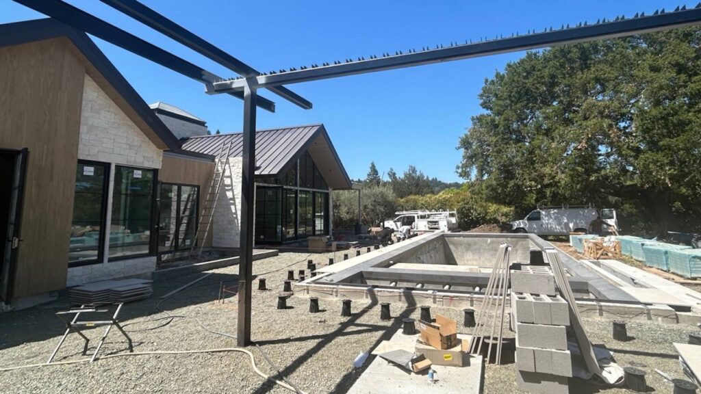 Buzon PB Series Pedestals in Swimming Pool Surround Raised Floor Application